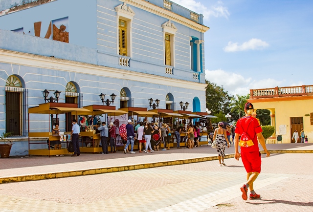 Artesanos en Las Tunas, Cuba Artesanos en Las Tunas, Cuba